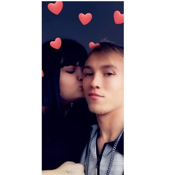 Meet your Posher, Ariel - Picture 1 of 1